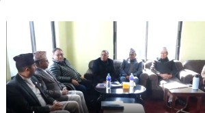 सरकारी वार्ता टोलीसँग उपसभापति गुरुङको प्रश्नः ‘प्रधानमन्त्रीकै जेठो छोरोले’ चुनाव हुन दिन्न भन्छ भने कसरी हुन्छ चुनाव?